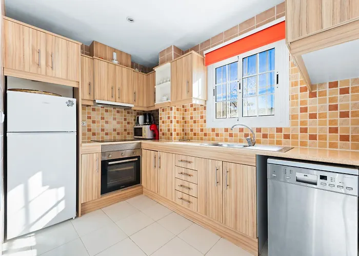 Sunrise Europa Lägenhet *